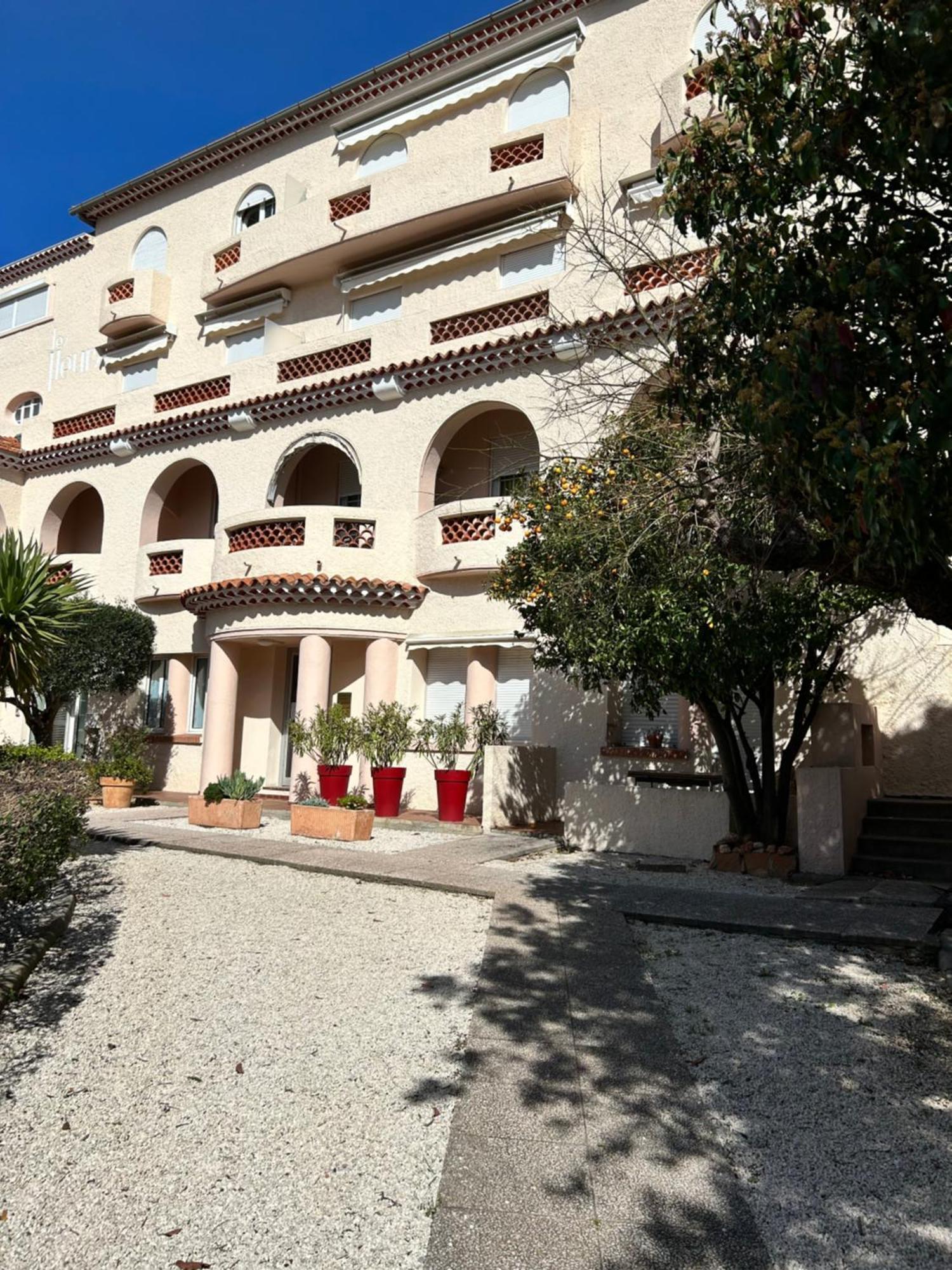 Agreable Studio Renove Avec Place De Parking Bandol Εξωτερικό φωτογραφία